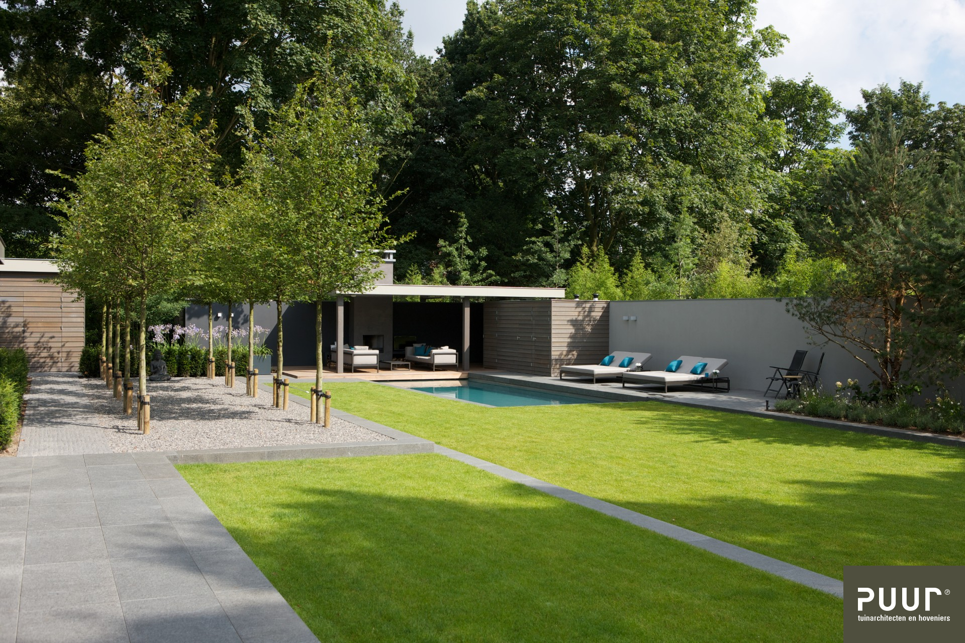 Zwembadtuin met niveaus in Goirle - Puur Groen