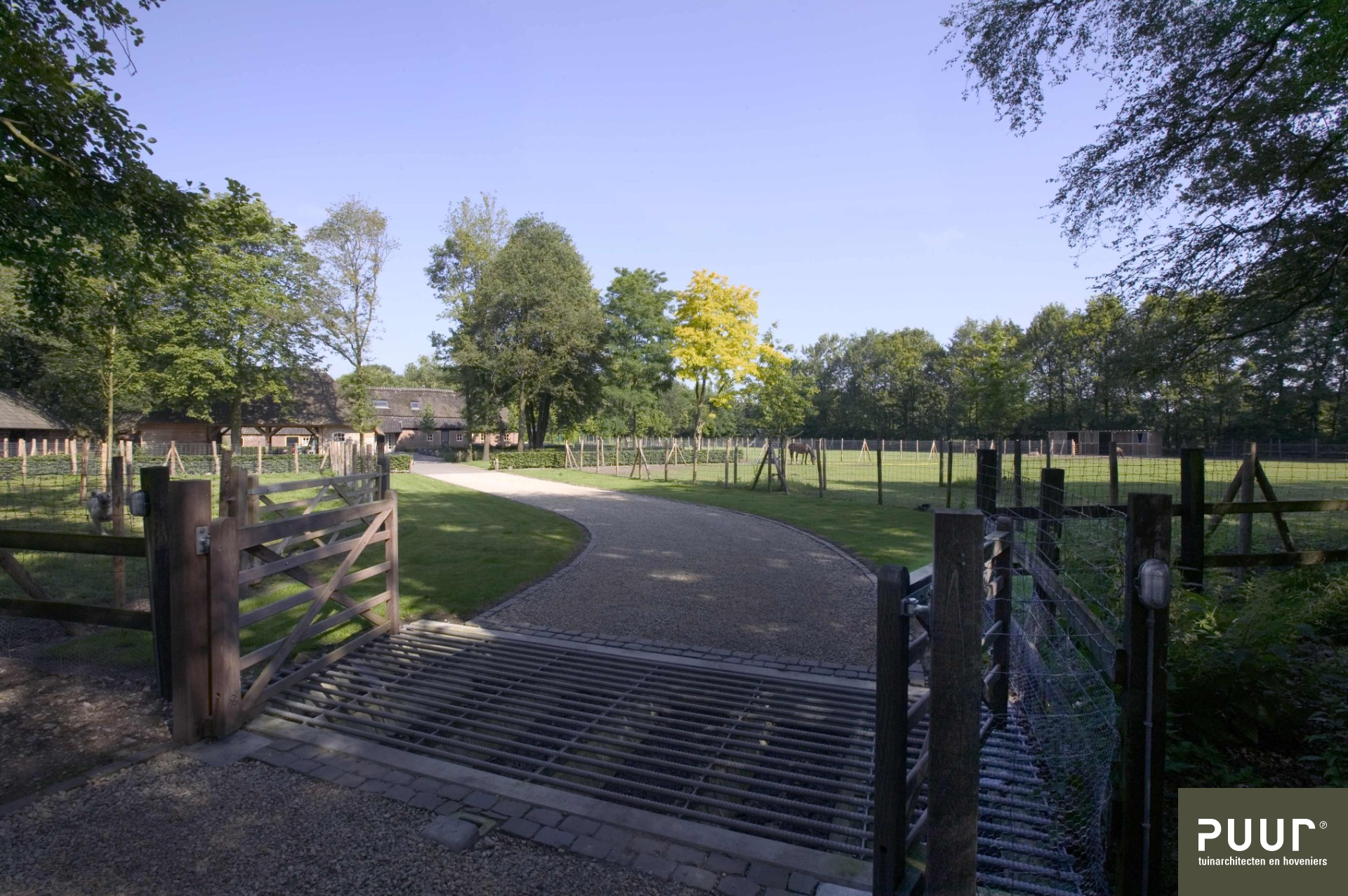 Boerderijtuin | Tuin bij monumentale boerderij - Puur Groen